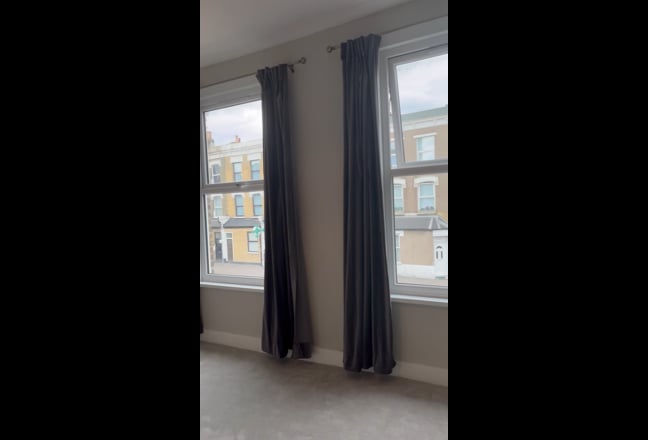 Looking for someone to take my room :) Main Photo