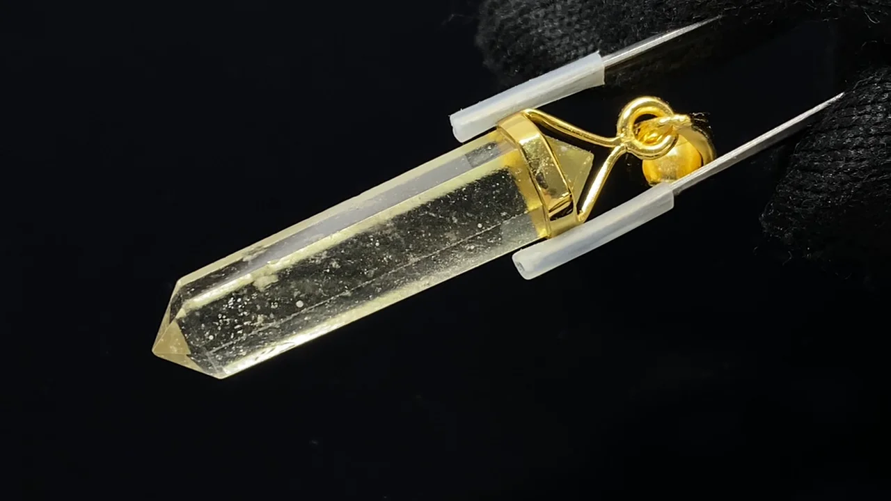 動画】【1点もの】リビアングラス ダブルポイント ペンダントトップ