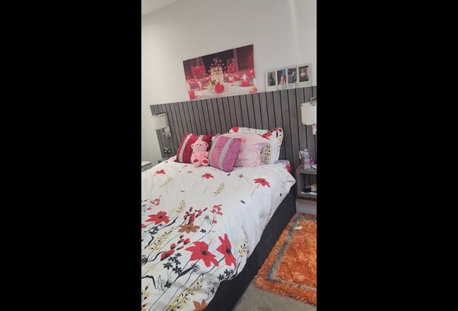 A luxurious double and a single Room for rent. Main Photo