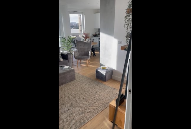 Double Room in Modern 2-Bed flat Hackney Wick  Main Photo