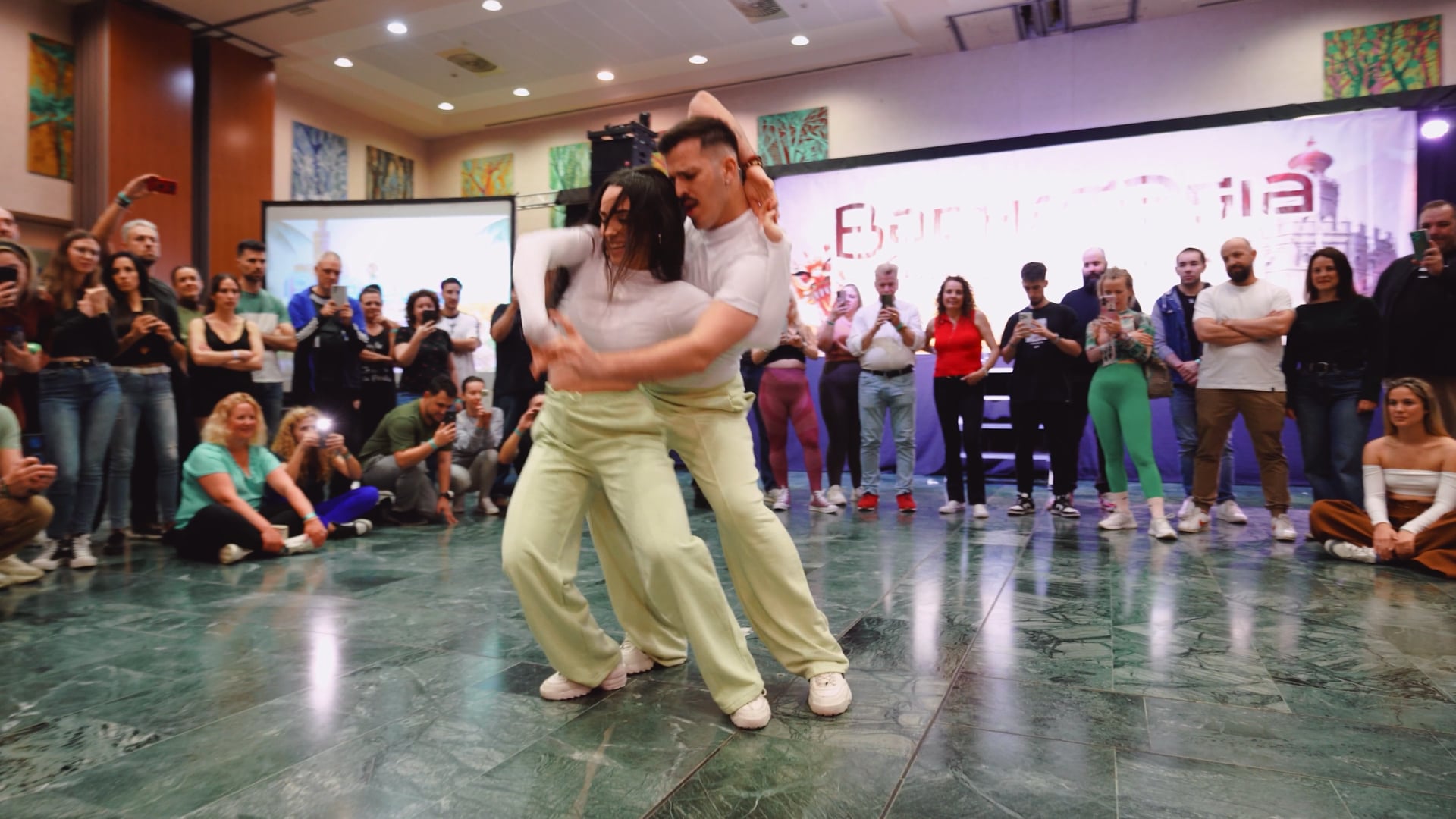 Andi y Silvia - El corazon duele -  Bachatasia