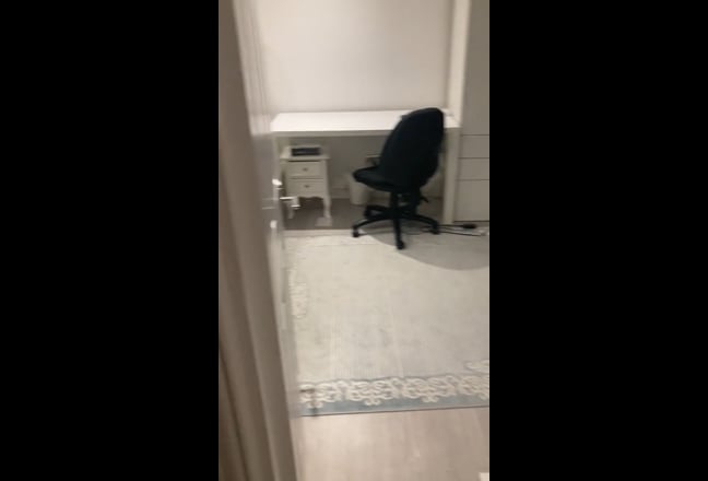 Ensuite double bedroom for female professionals  Main Photo