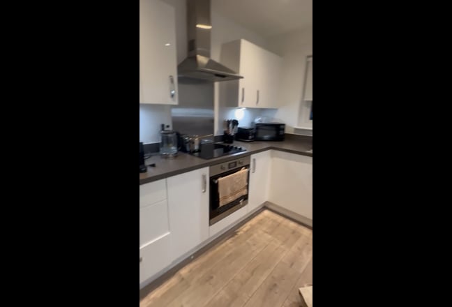 Room available in beautiful new build house Main Photo