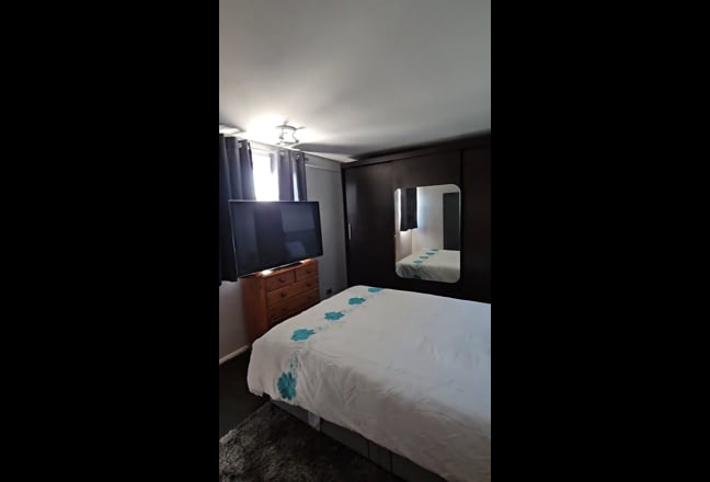 King Size and Master Bedroom for Rent.  Must See!! Main Photo