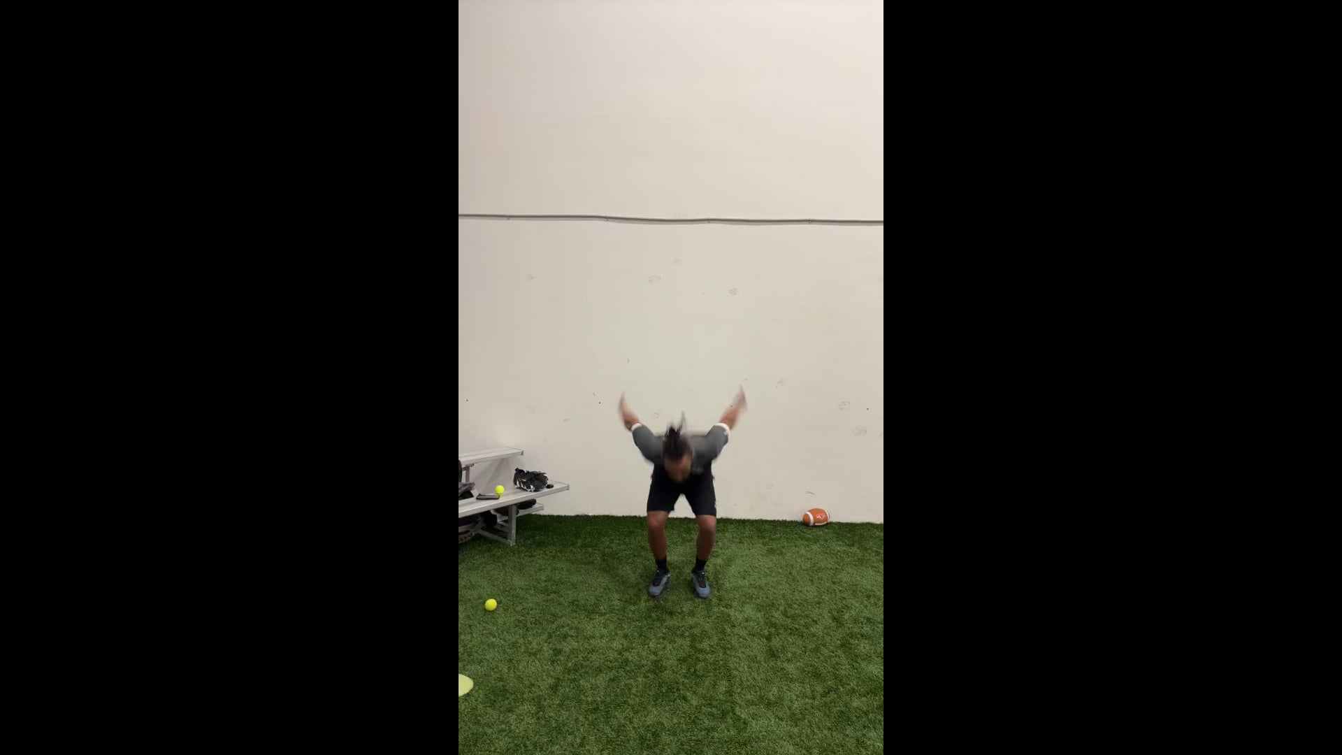 Watch emmanuel cazeau-wagnac's Vertical Jump: 19.5 inches