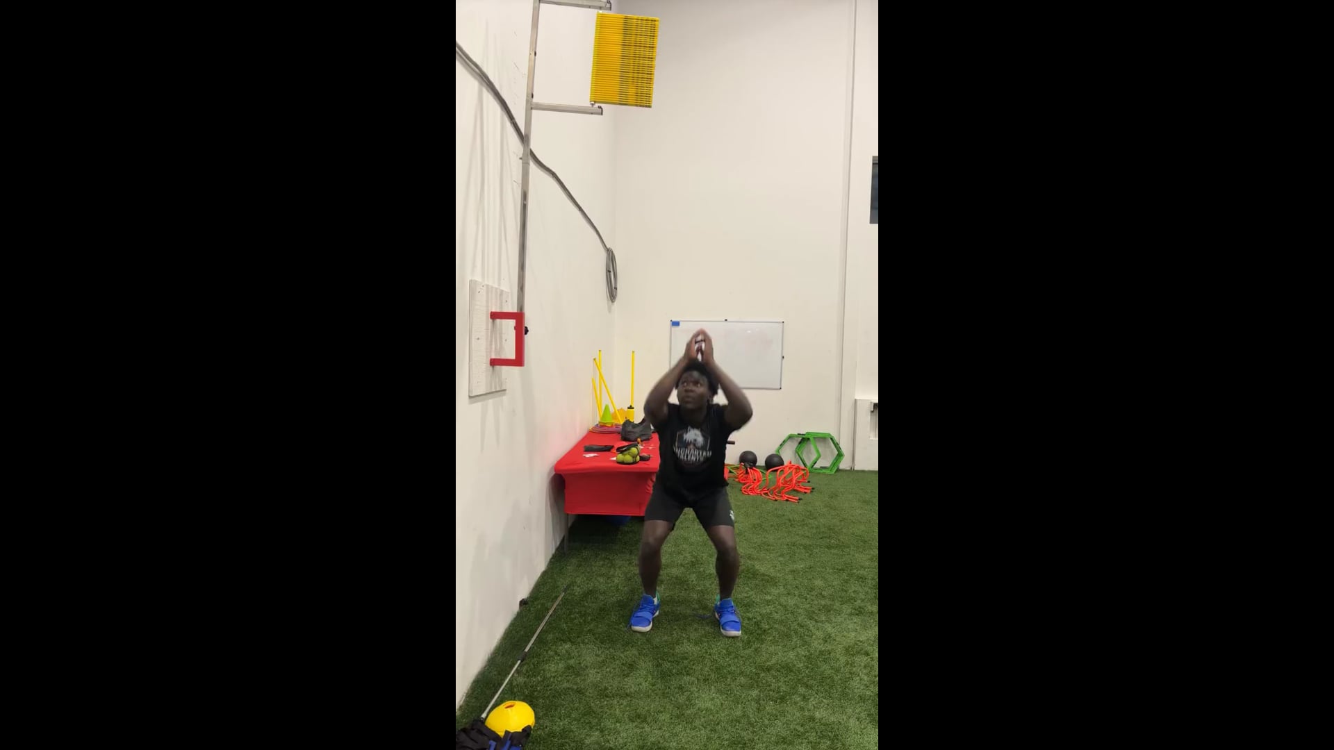 Watch emmanuel cazeau-wagnac's Vertical Jump: 20.5 inches