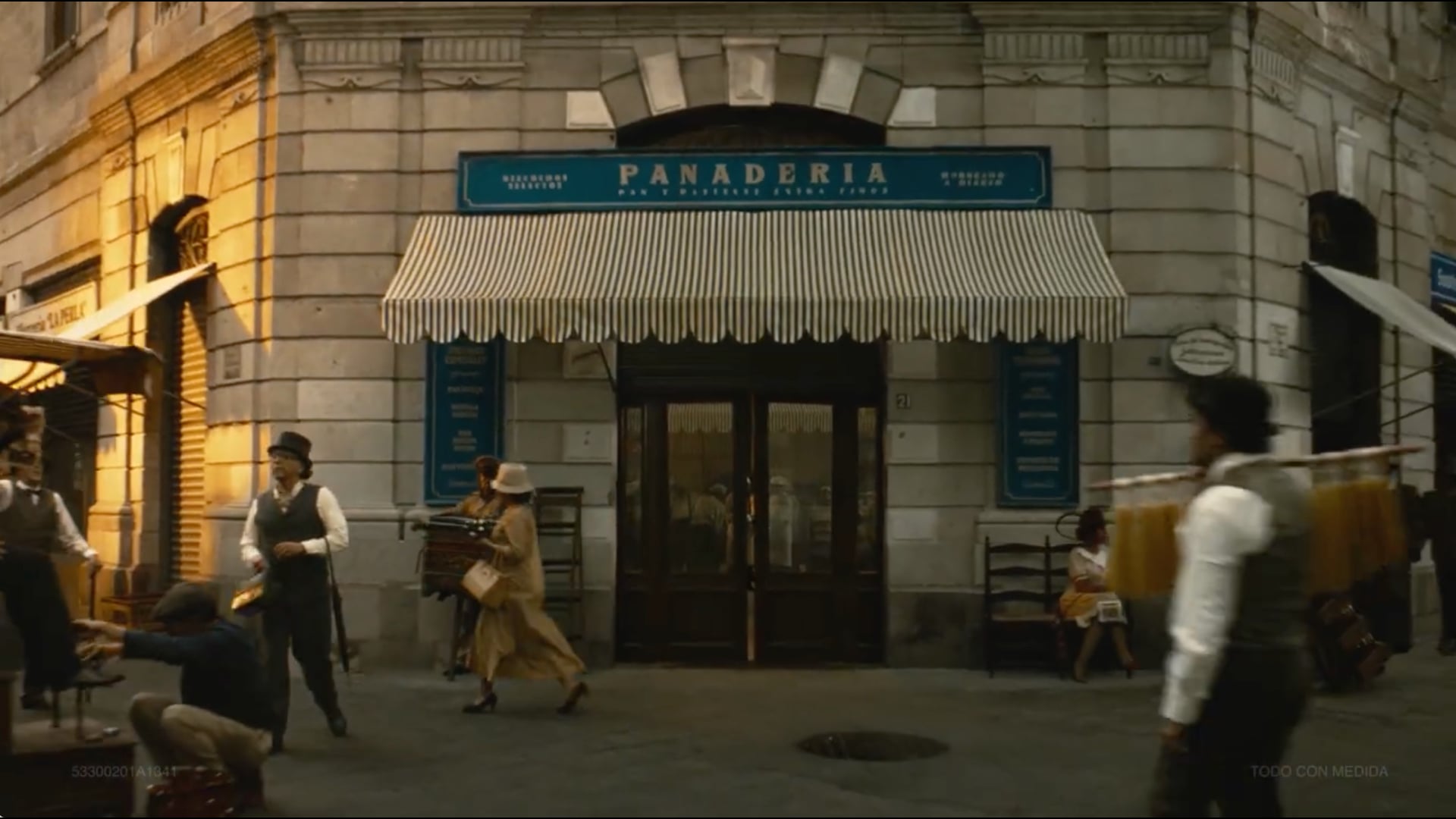 Corona 100 años Impulsando el Extra de México