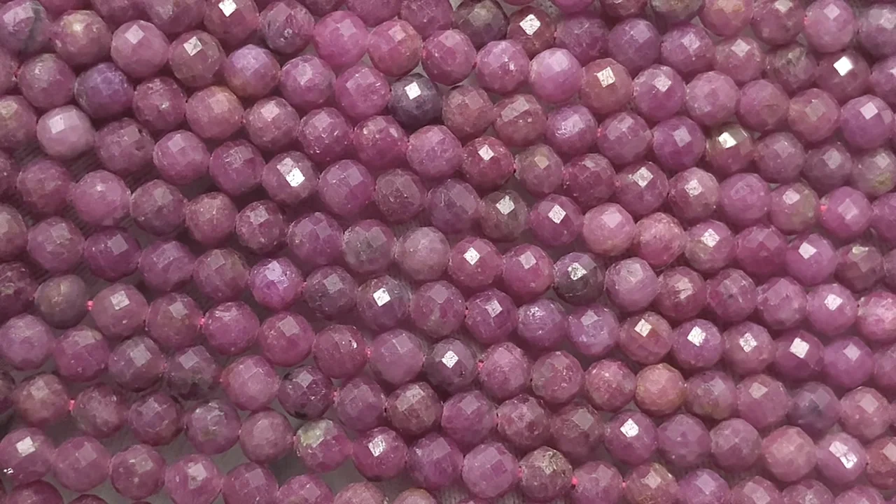 ルビー AA++ ラウンドカット4mm 半連/1連(約36cm)【素晴らしい輝き