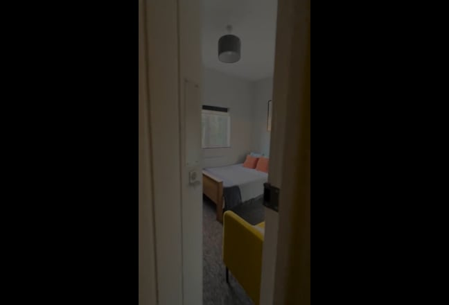 HUGE Double + Private Bathroom by Addenbrookes 🚀 Main Photo
