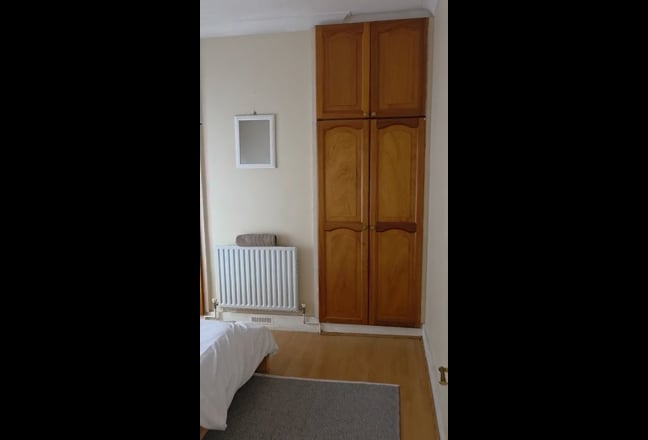 Room for let next to seven dials  Main Photo