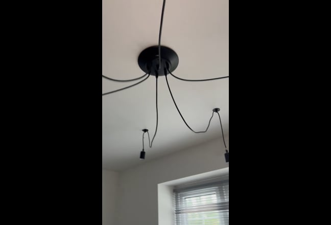 Single bedroom with shared bathroom  Main Photo