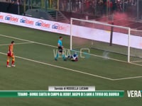 Teramo - Bombe carta in campo al derby, daspo di 5 anni a tifoso del diavolo