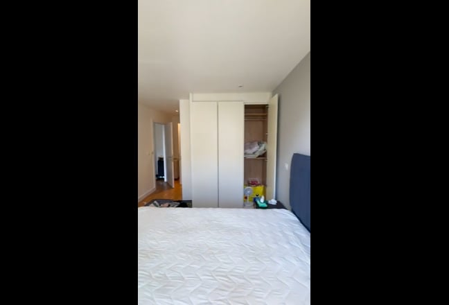 Spacious Ensuite Room in Stratford (Female only) Main Photo