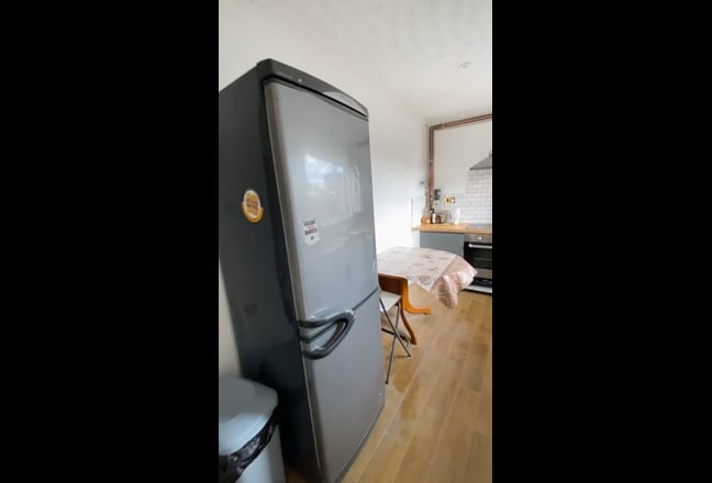 Spacious double room to let  Main Photo