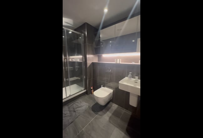 Lease Takeover: Modern Fully-furnished 2B2B Main Photo