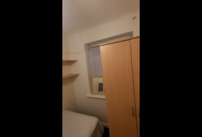 A single  room fully furnished  Main Photo