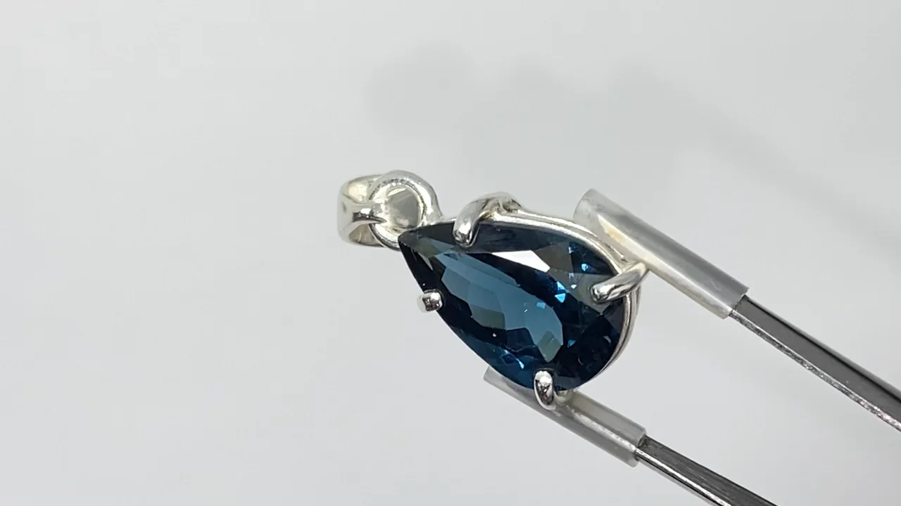 動画】【1点もの】宝石質ロンドンブルートパーズAAA ファセットカット