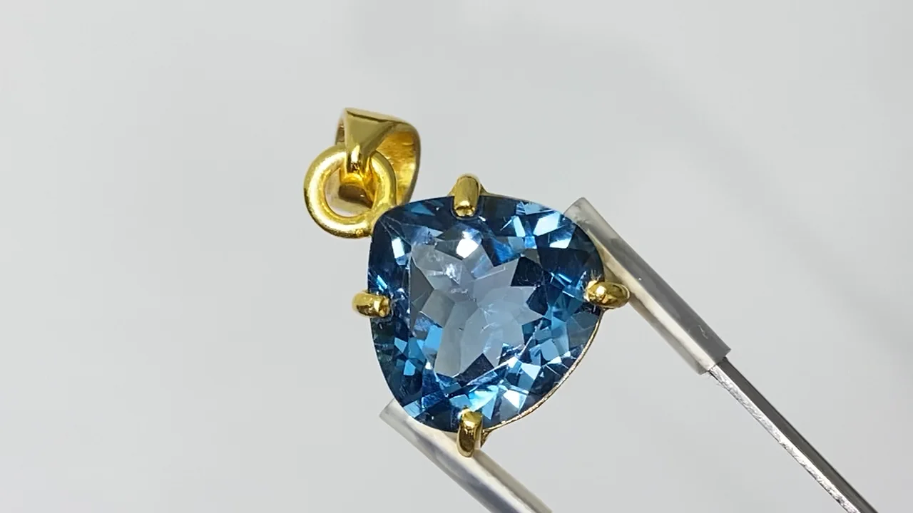 動画】【1点もの】宝石質ロンドンブルートパーズAAA ファセットカット