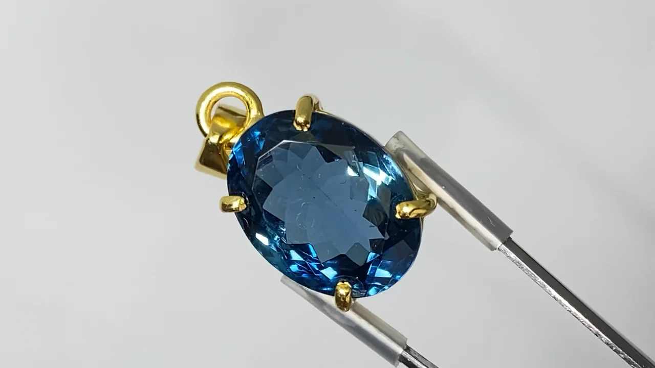 動画】【1点もの】宝石質ロンドンブルートパーズAAA ファセットカット