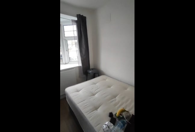 Room in Semi Detached House (Zone 2) Main Photo