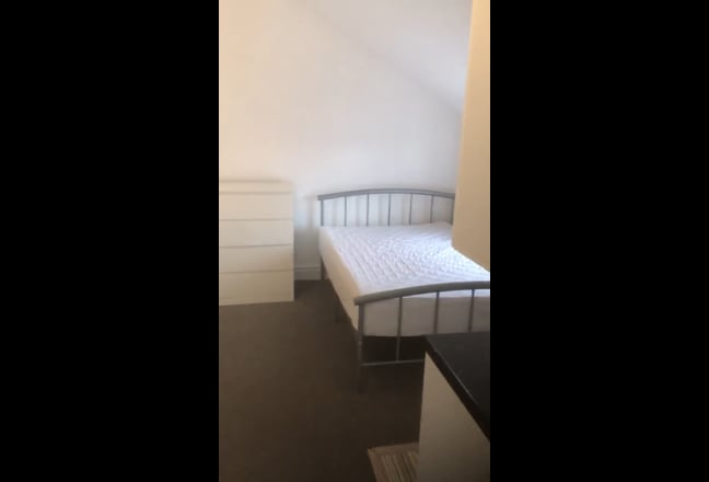  Ex  Large Single Ensuite Licensed Hmo 685 Pcm Main Photo