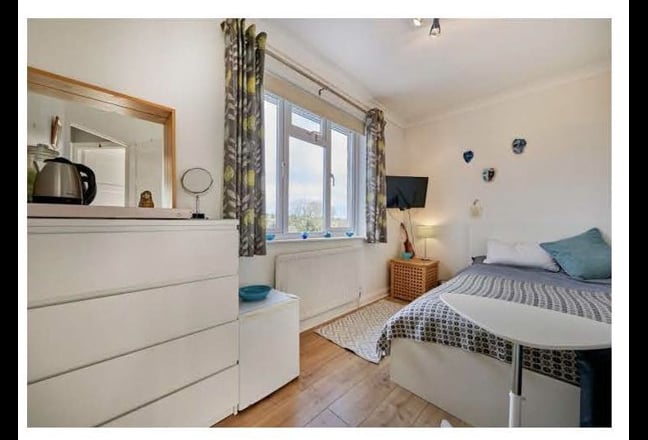 Bright Db. Room with park view, parking & TV Main Photo