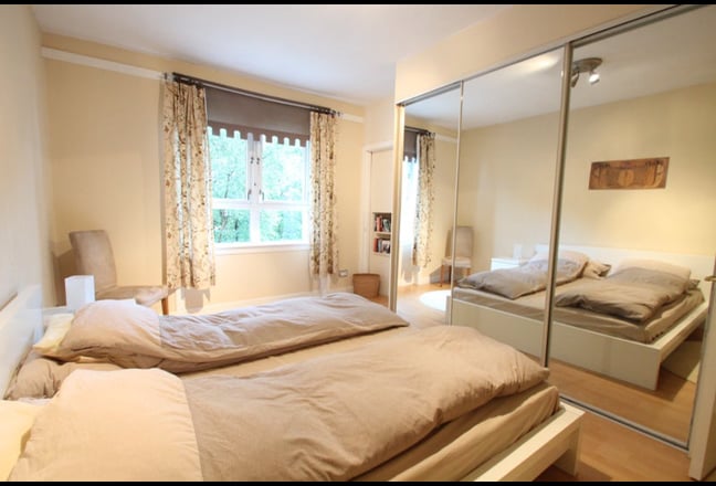 King Size Room Available in Luxury Flat Main Photo