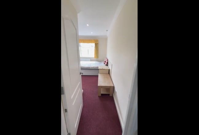 Available Immediately - Furnished double bedroom  Main Photo