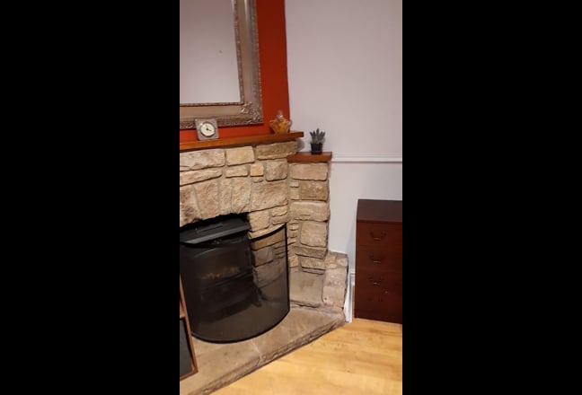 Rooms to right person Main Photo