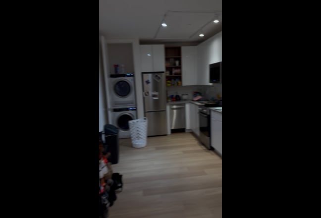 Private Room | Gym, Business Center | $ 1400/mo Main Photo