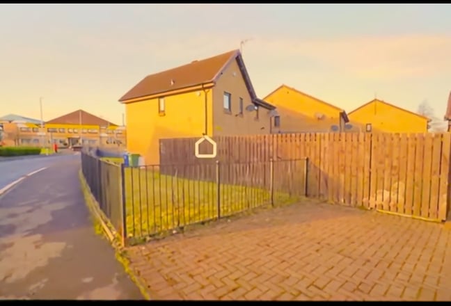 3 Bedroom Semi-Detached House  Main Photo