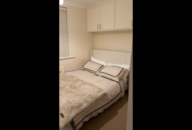 En-suite Room , All bills Inclusive. Main Photo