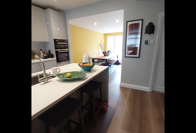  Bright Spacious Double Room in clean modern house Main Photo