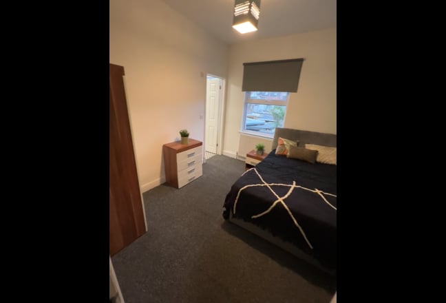 En-suite close to city centre Main Photo