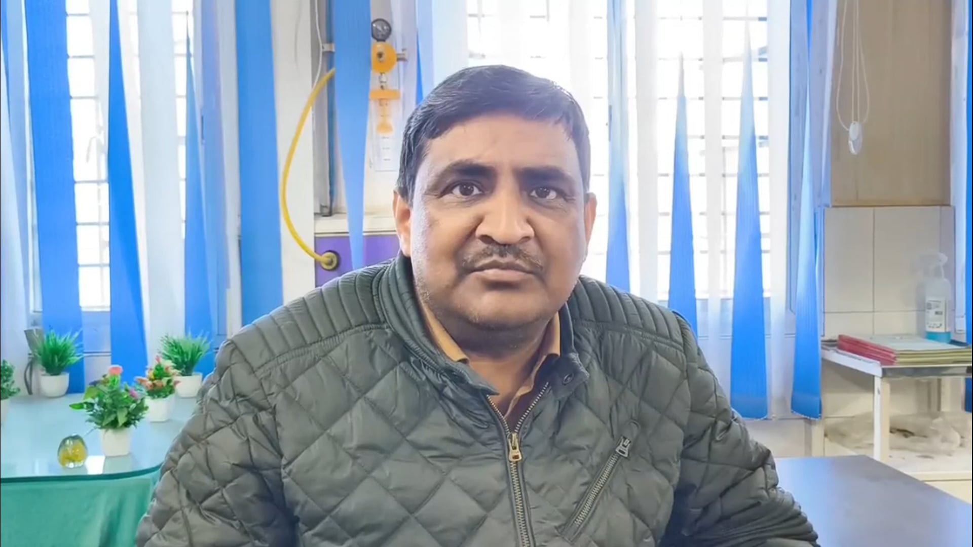 नरकटियागंज में फर्जी अस्पतालों पर स्वास्थ्य विभाग का शिकंजा, लाइफ लाइन चाइल्ड केयर में रेड, अल्ट्रासाउंड  सेंटर भी जांच 