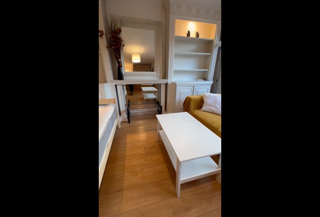 Kings Road TV & Sofa room Main Photo