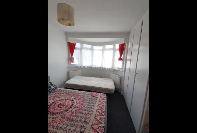  Master Room & Double Room| Bills included Main Photo