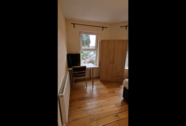 Double room inc. bills for rent in Manchester M13 Main Photo