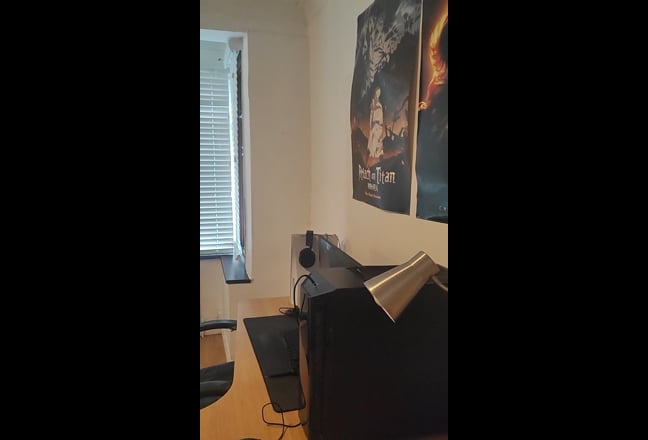 Large bright double room own bathroom. Main Photo