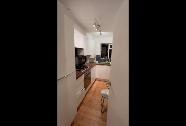 *Spacious 1 Bedroom Flat in Angel/Essex Rd N1 3BY* Main Photo