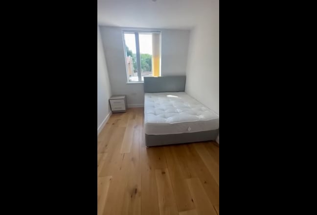 Double room Mitcham Eastfields Main Photo