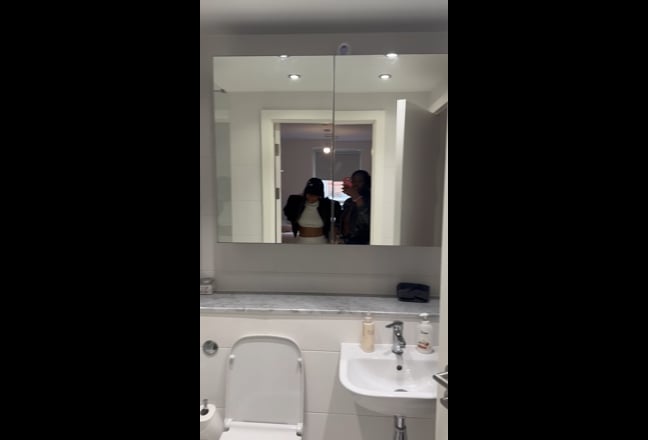 Double en-suite room with massive balcony  Main Photo