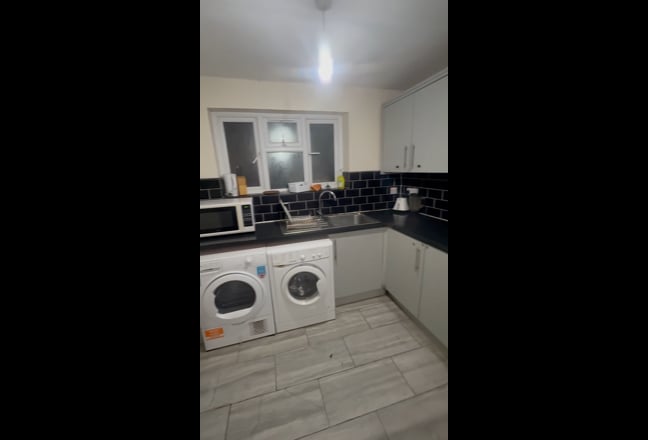 En-suite Room in shared House Plumstead Main Photo