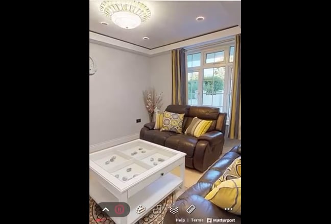 Large Luxury Loft Room with Ensuit - Morden SM4 Main Photo