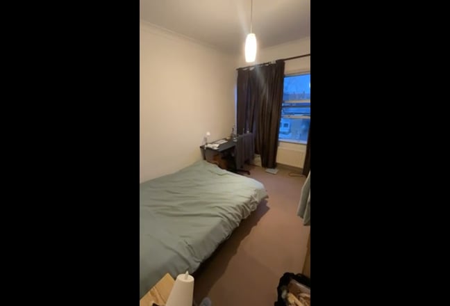 Double room to let in a 2 bedroom flat Main Photo