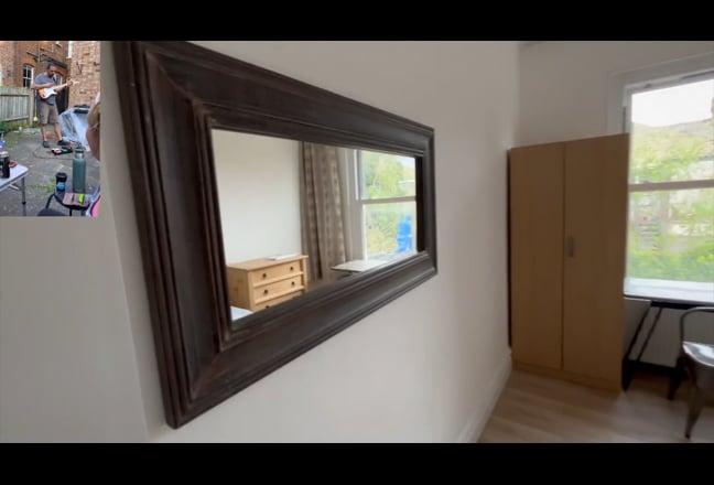 Lovely Room in a Warm, Musical & Creative Victoria Main Photo