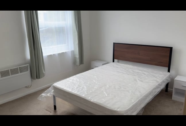 2 Bed Flat, Pinhoe Road, EX4 Main Photo