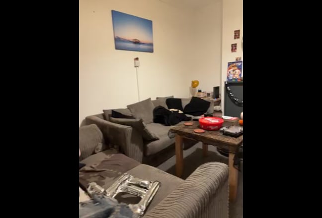 Small double room in friendly house Main Photo