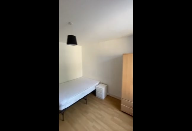 Double Room, Bills Inc, Furnished (Turnpike Lane) Main Photo