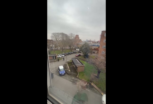 Bright Double Room - Putney - Female only  Main Photo